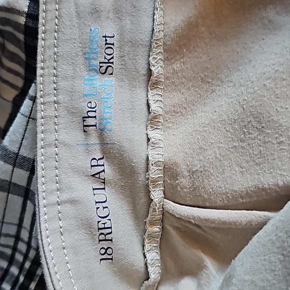 Croft & Barrow 18 Regular The Effortless Stretch Skort - Picture 3 of 3